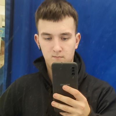Женя Ларцев