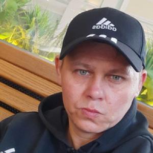 Олег Овсянников