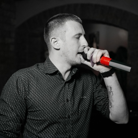 Денис Попов